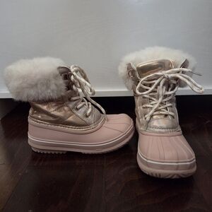 London Fog Stylish Metallic Pink Winter Boots with Faux Fur